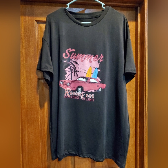 Shein Women's size XL, Tee Shirt, Short Sleeve, Polyester, never worn, perfect - Picture 5 of 6